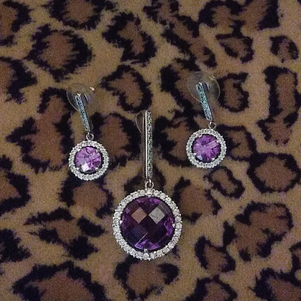 Silver amethyst pendant with matching earrings